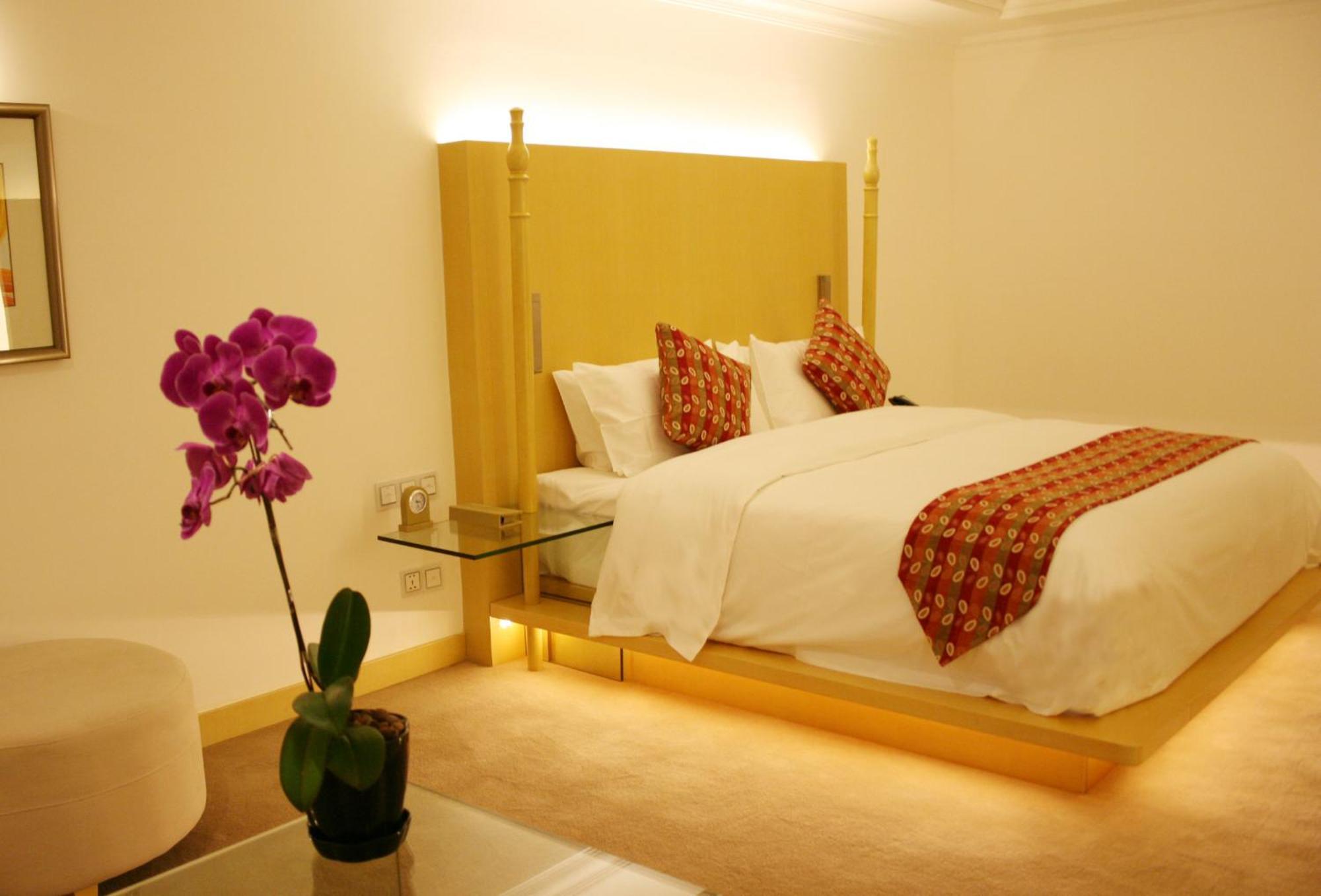 Grand Mercure Hotel Hualing Urumqi Exterior photo